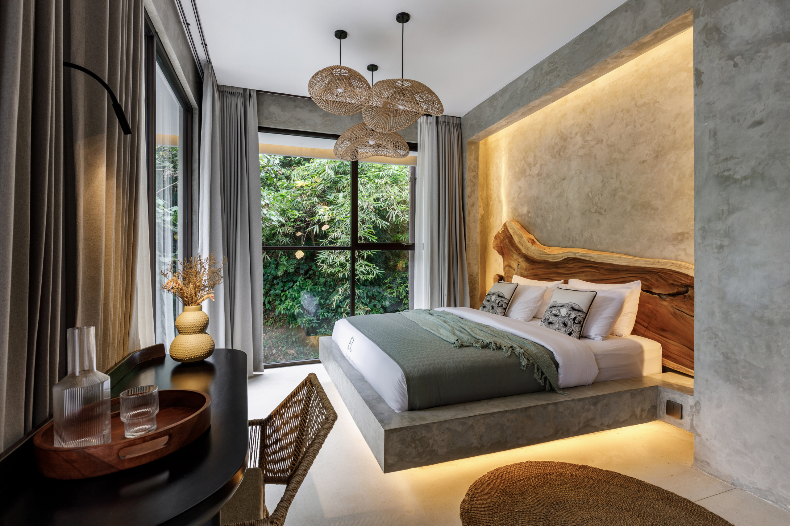 Riverside 4-Bedroom Villa with Infinity Pool in Ubud