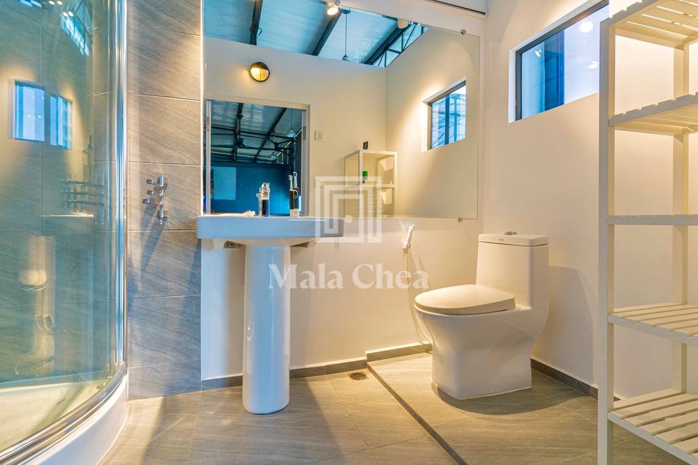 3 Bedroom Duplex Renovated Apartment