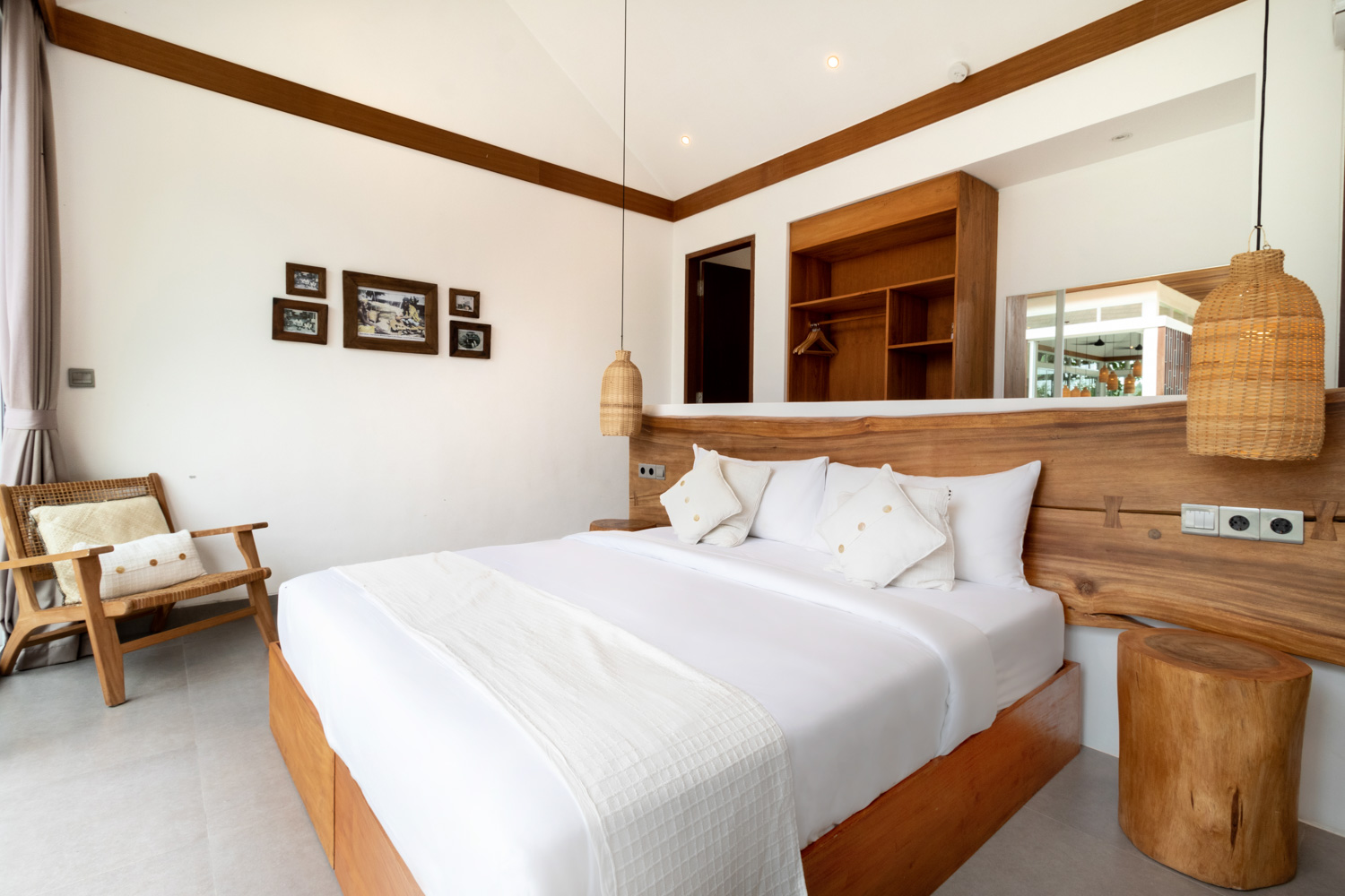 5-Bedroom Luxury Villa in Singakerta