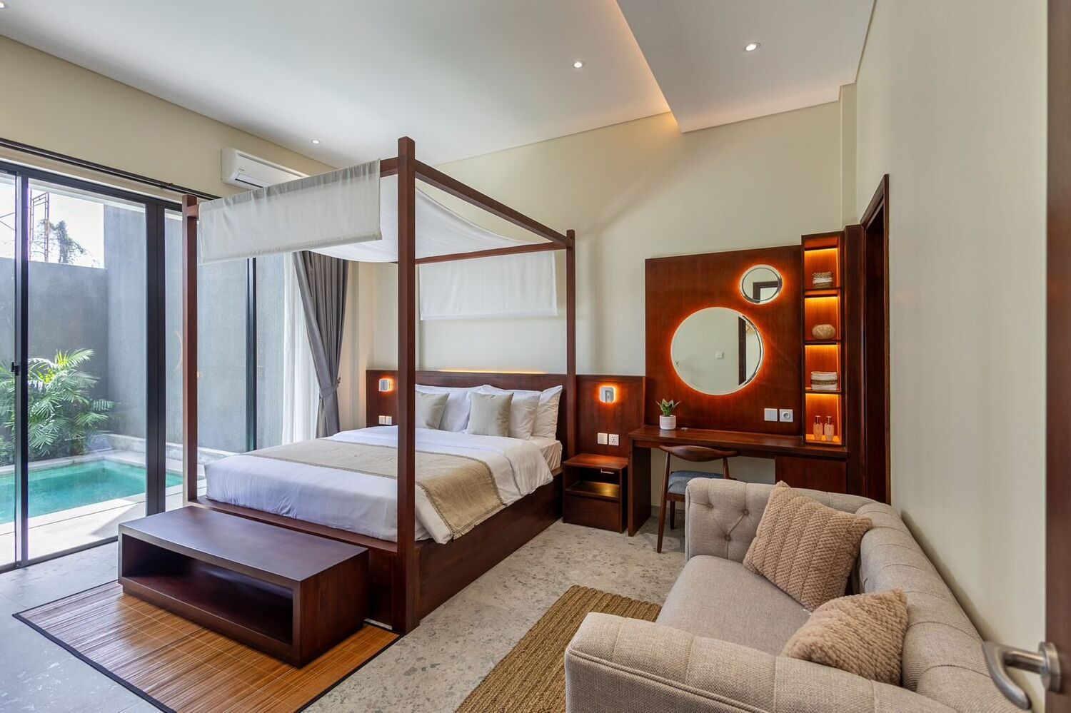 Luxurious 3-Bedroom Villa with Seaview 