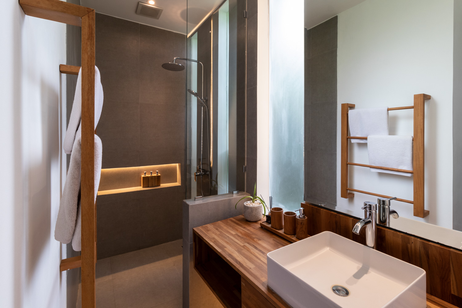 5-Bedroom Luxury Villa in Singakerta