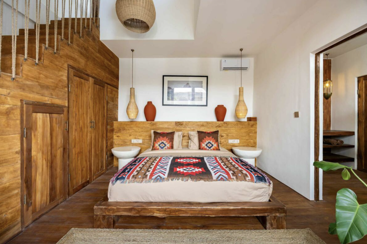 Spacious 4-Bedroom Villa with Mezzanine