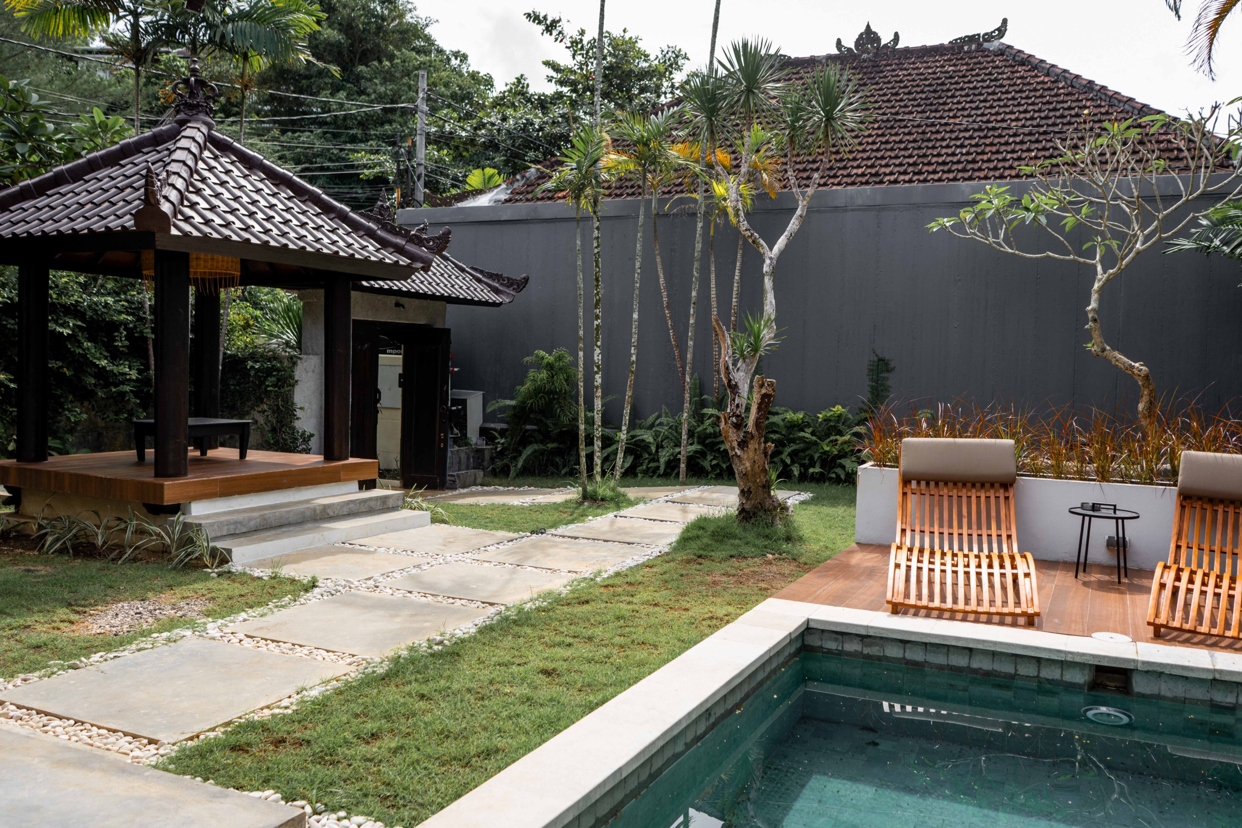 Stylish Tropical Villa with 2 Bedrooms 