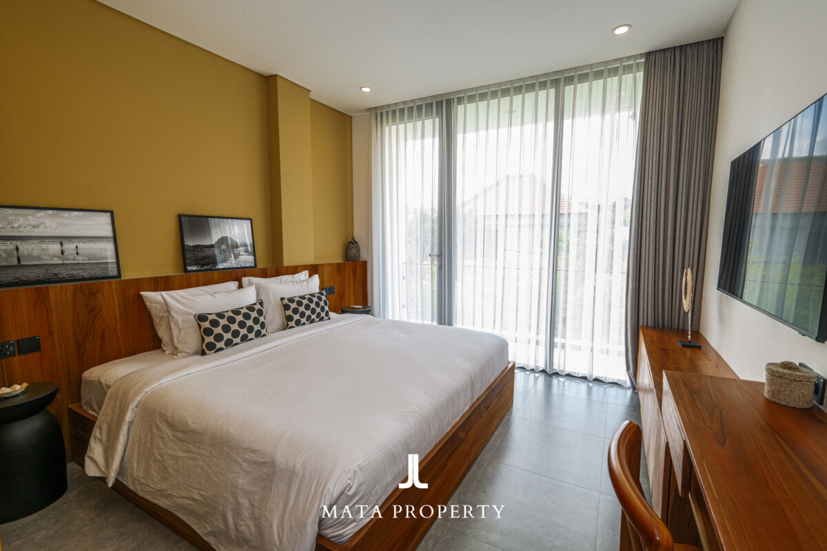 Elegant Contemporary Villa with Timeless Design 