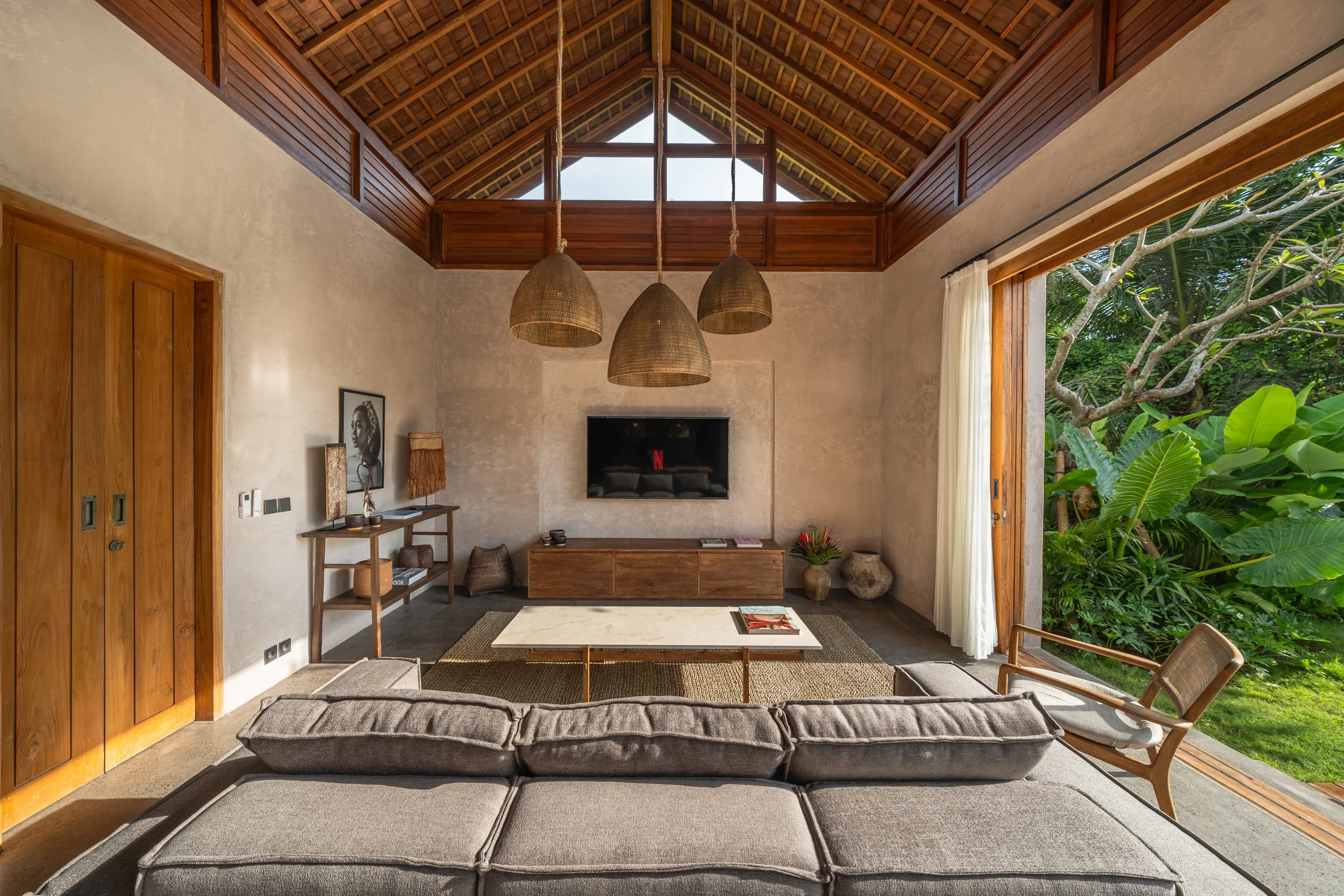 A Tropical Hideaway 2 BR Villa Facing The Rice Fields in Seseh