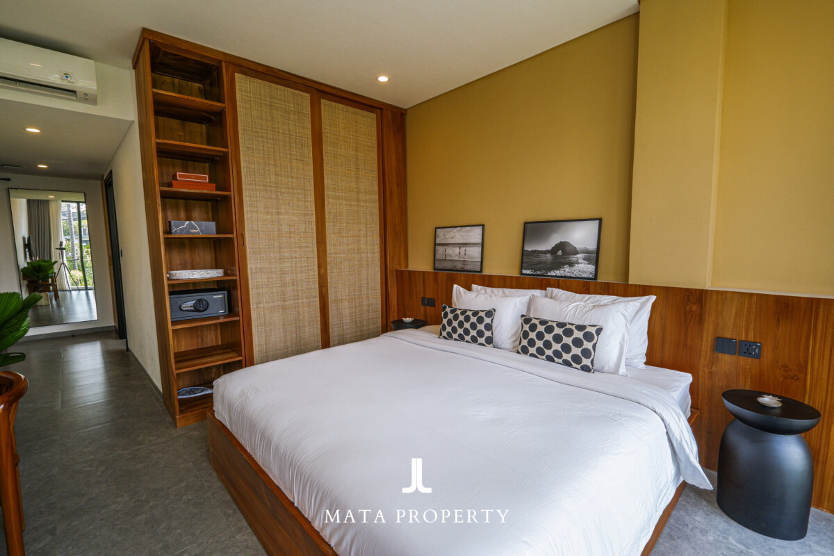 Elegant Contemporary Villa with Timeless Design 