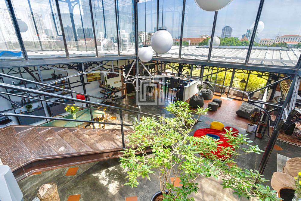 3 Bedroom Duplex Renovated Apartment