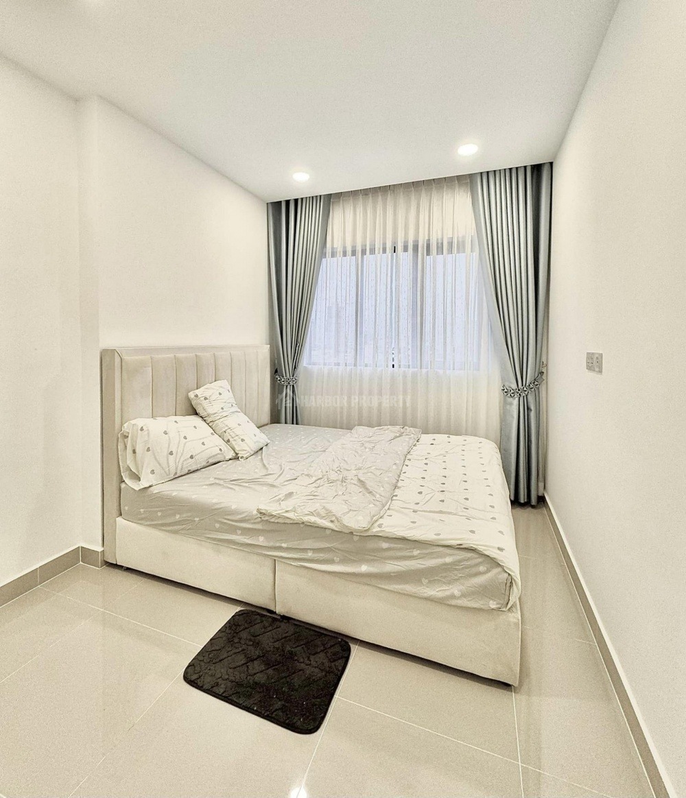 2 Bedrooms For Rent at Condo Parkland