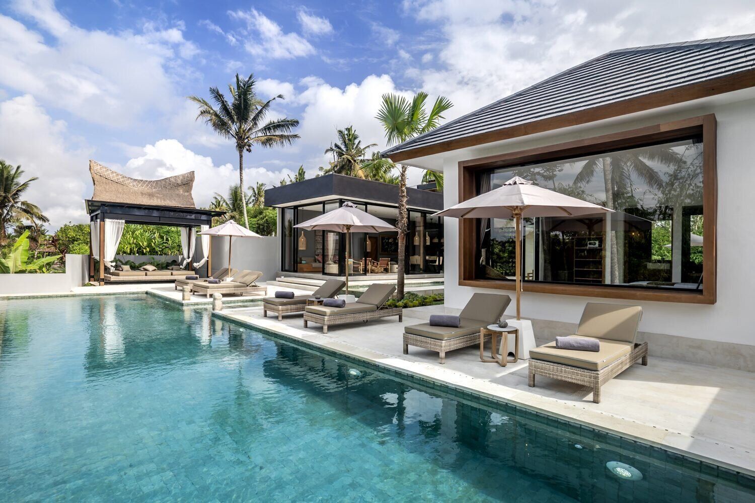 5-Bedroom Villa with Pool & Garden in Gianyar