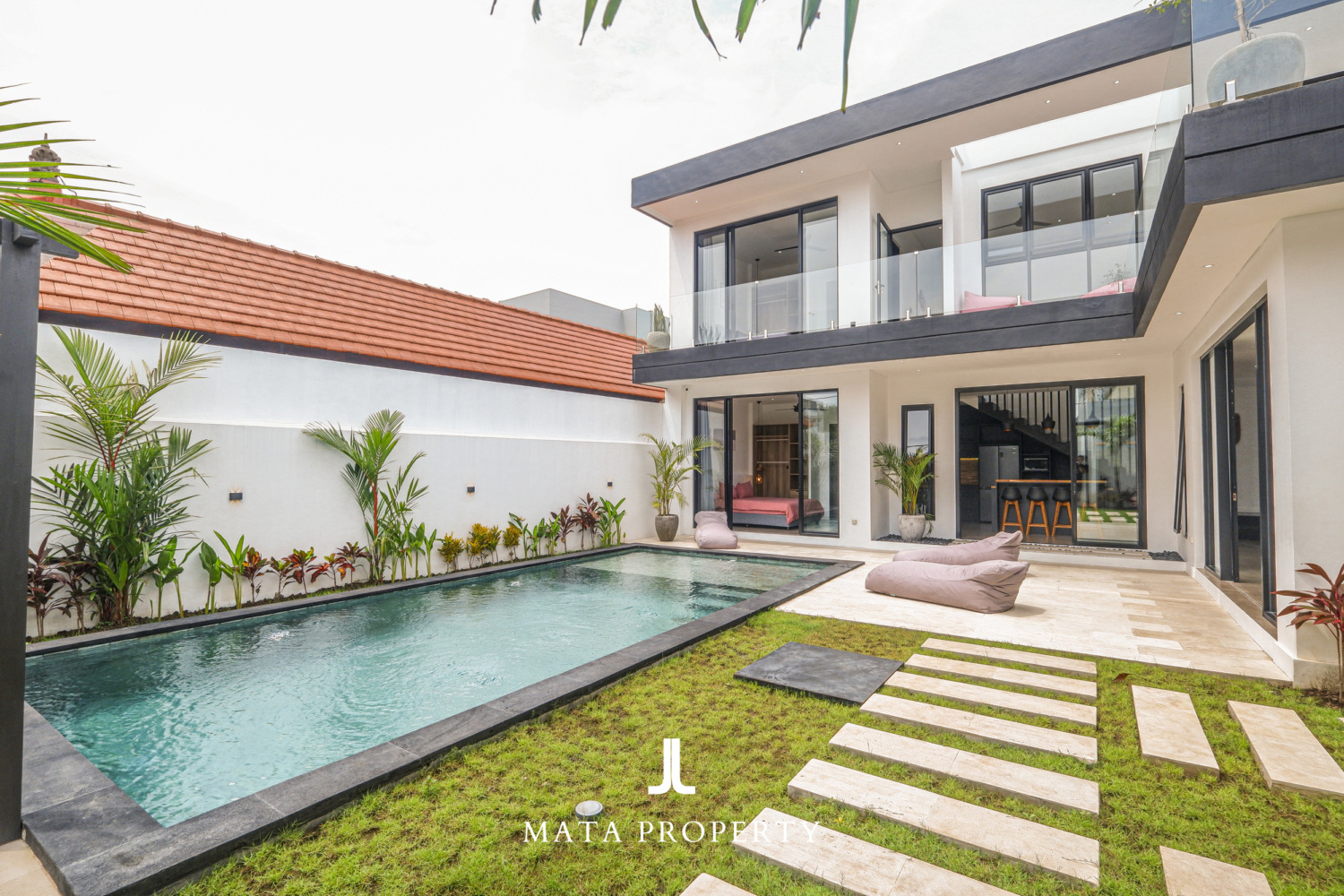 3-Bedroom Villa in Umalas with Enclosed Living Room