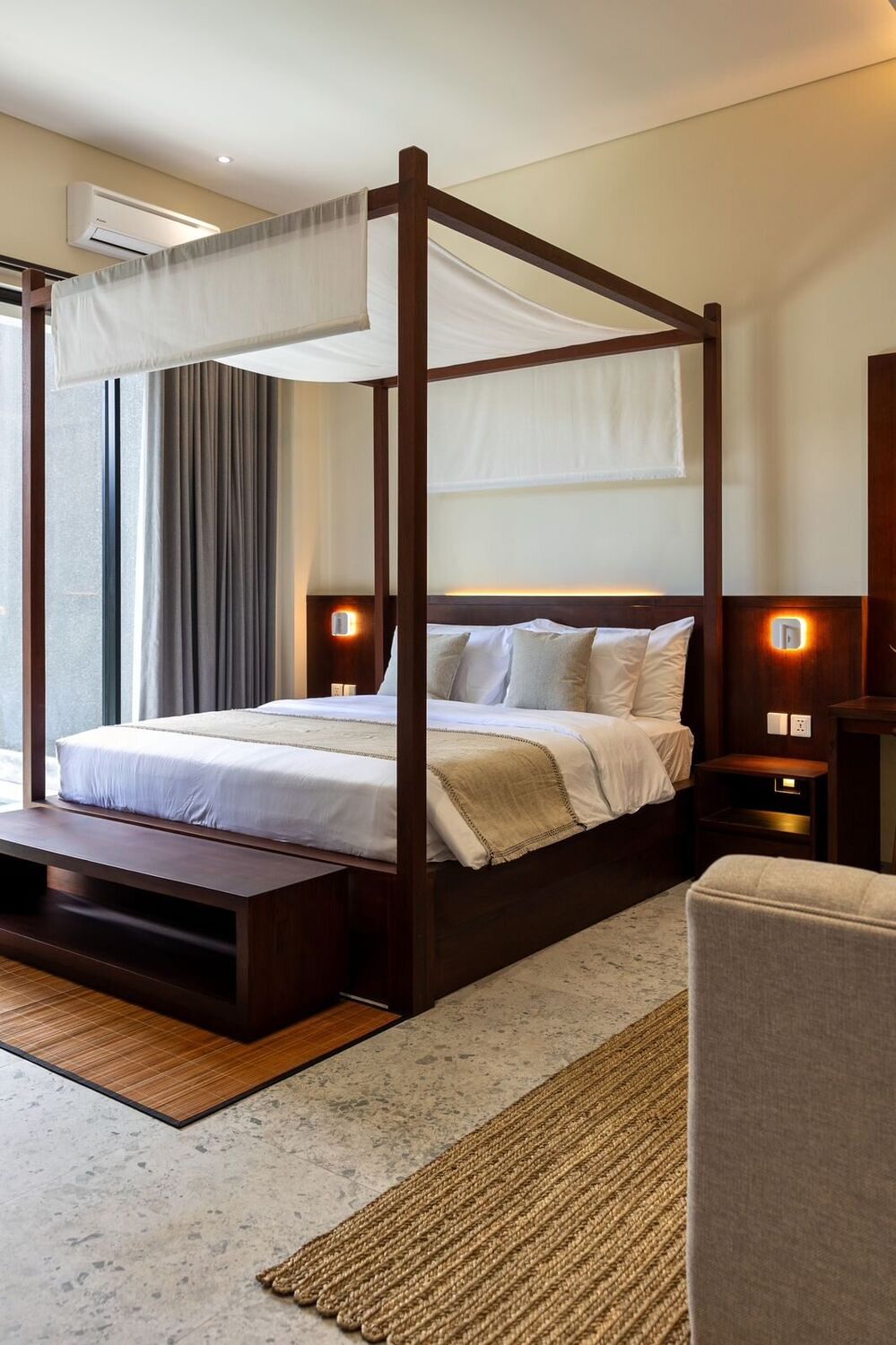 Luxurious 3-Bedroom Villa with Seaview 