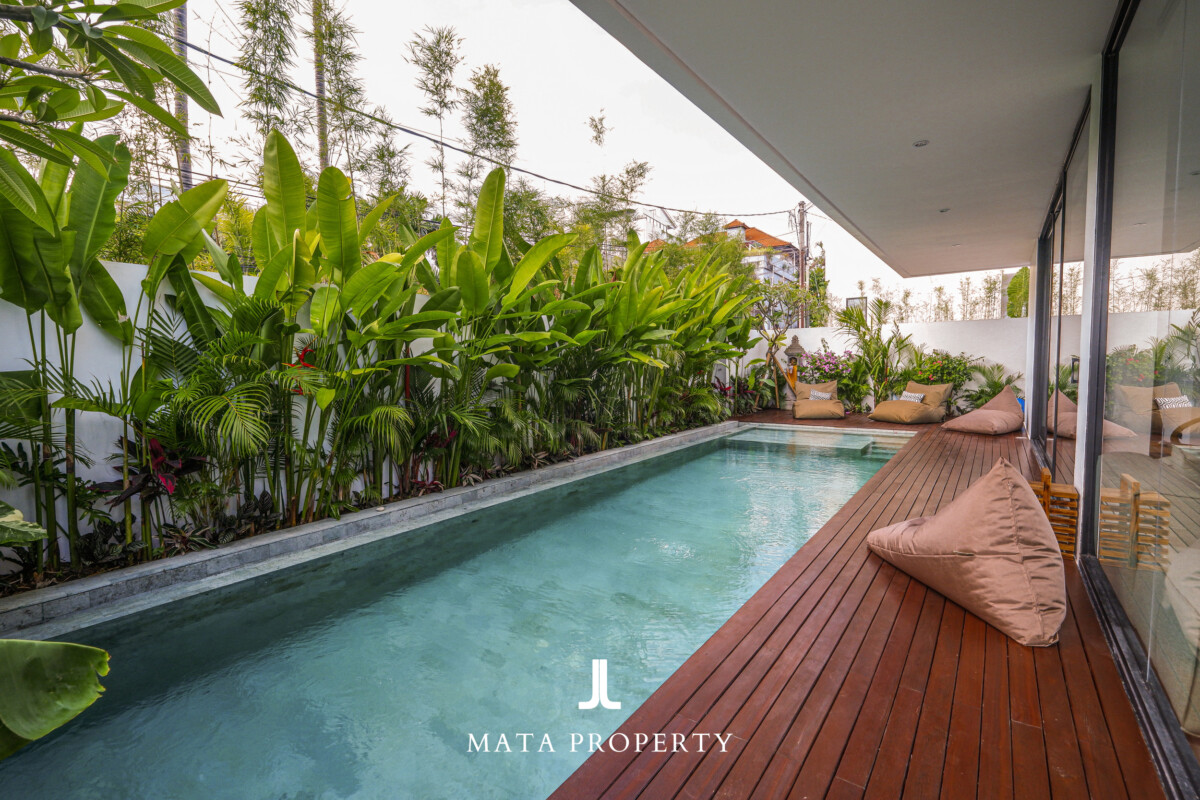 Elegant Contemporary Villa with Timeless Design 