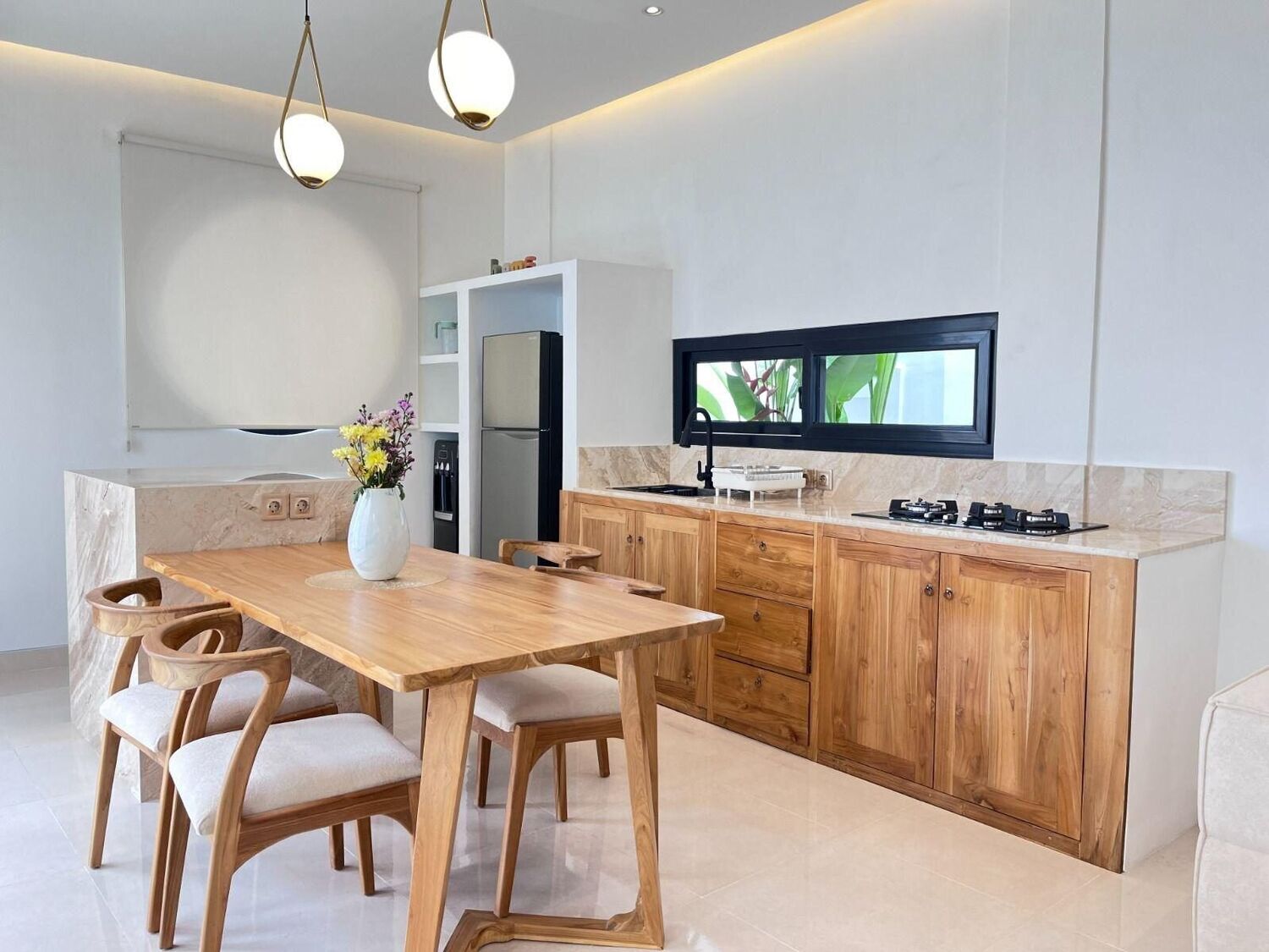 Modern 2-Bedroom Villa in Babakan