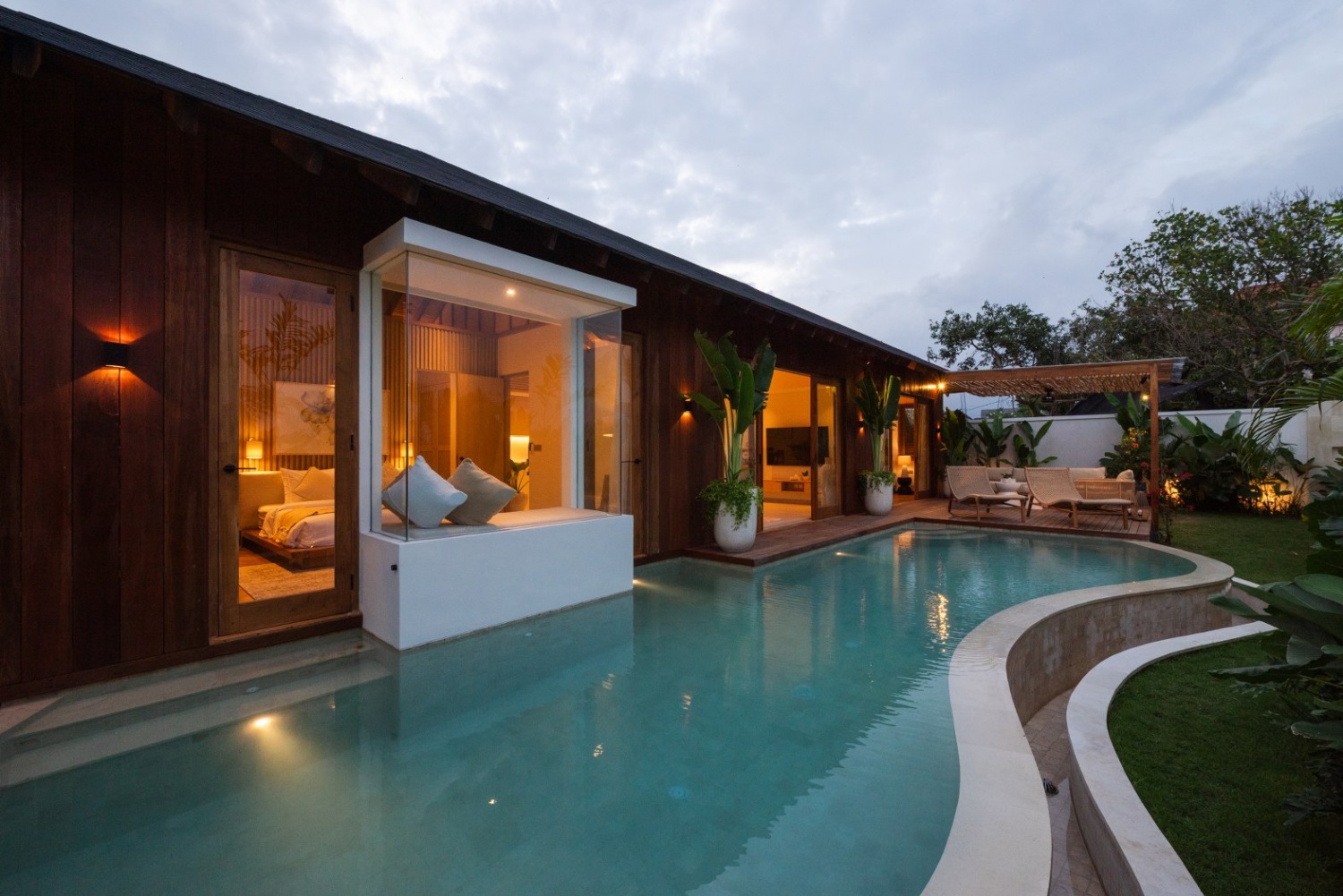 A Peaceful Villa for Sale in Babakan