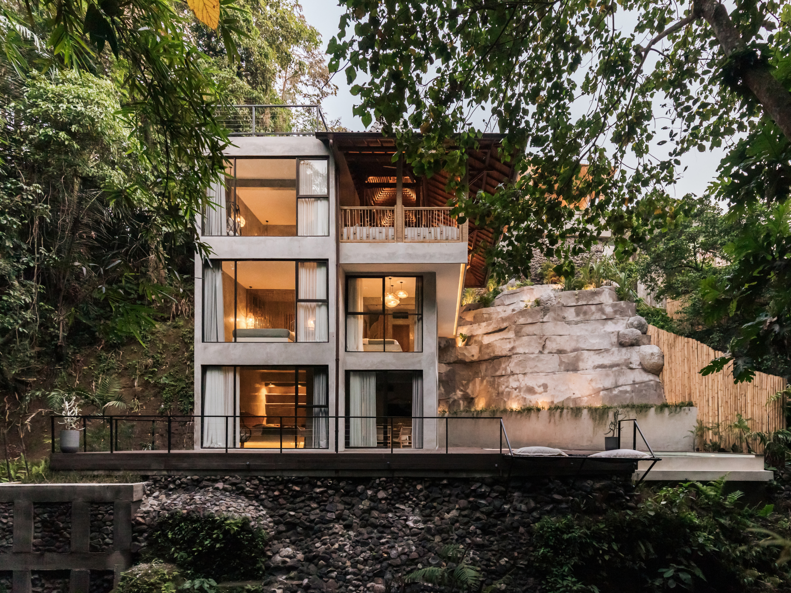 Riverside 4-Bedroom Villa with Infinity Pool in Ubud