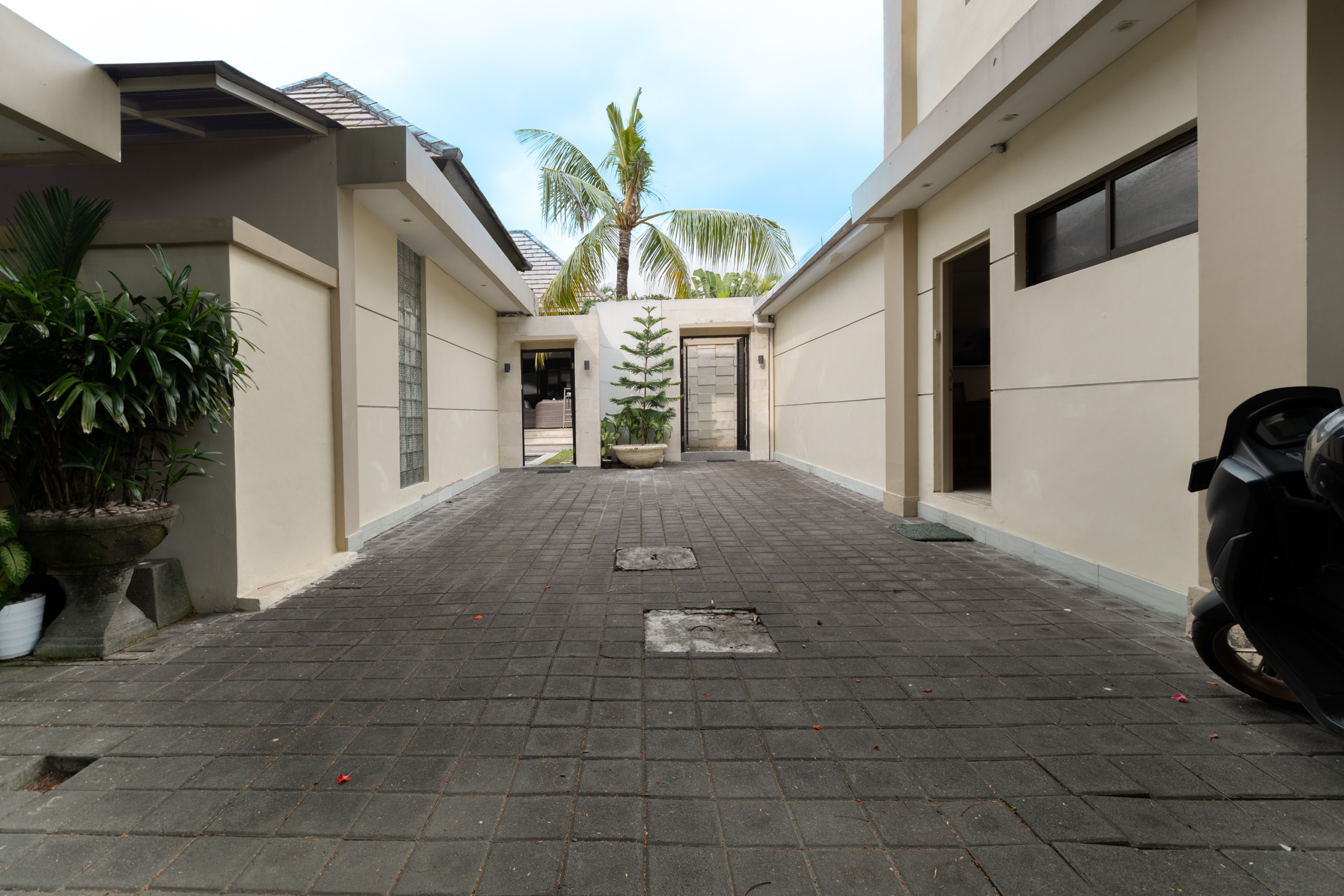 Turnkey Villa Complex in Seminyak – Established ROI