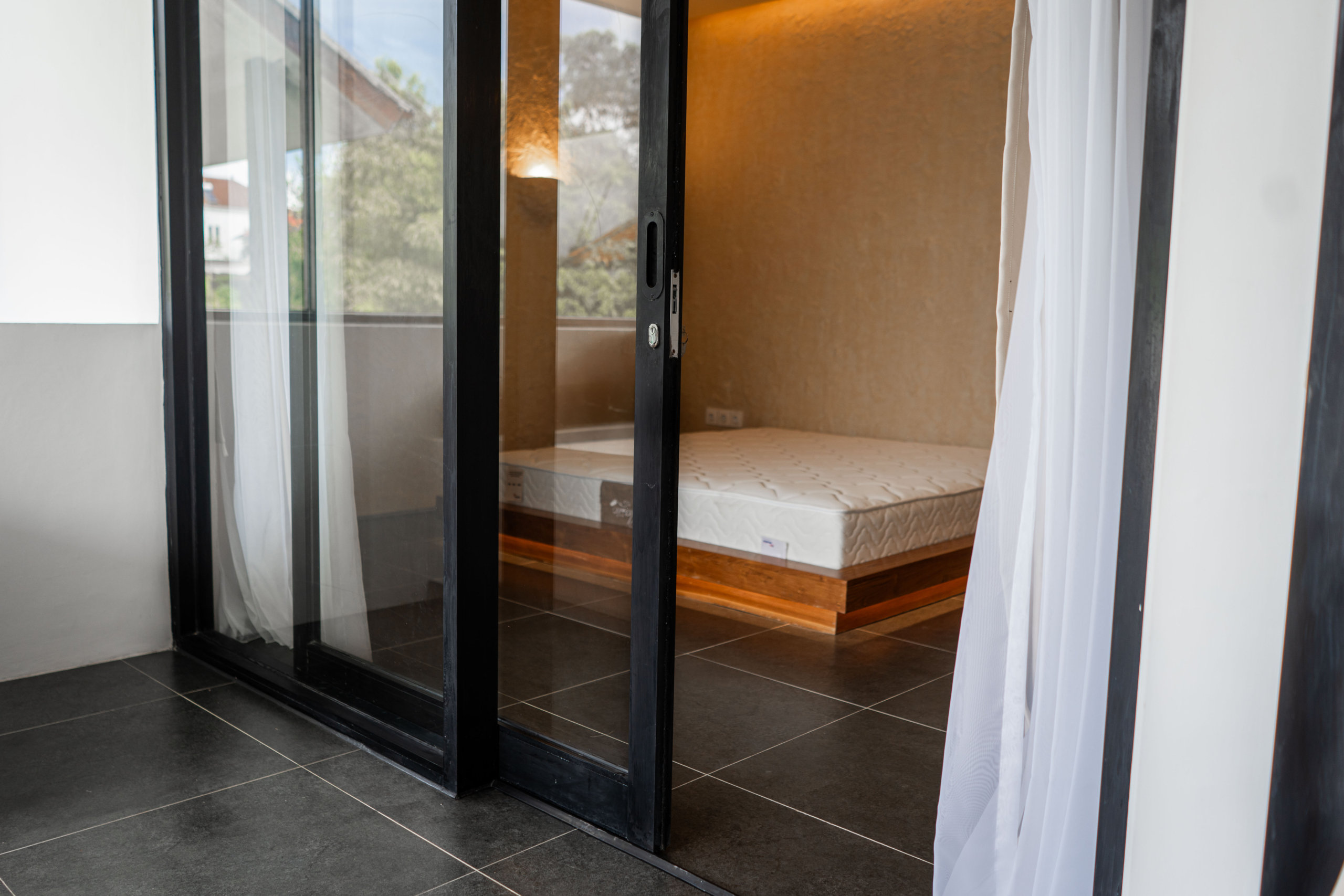 Luxury 3-Bedroom Villa with Rooftop Ocean Views