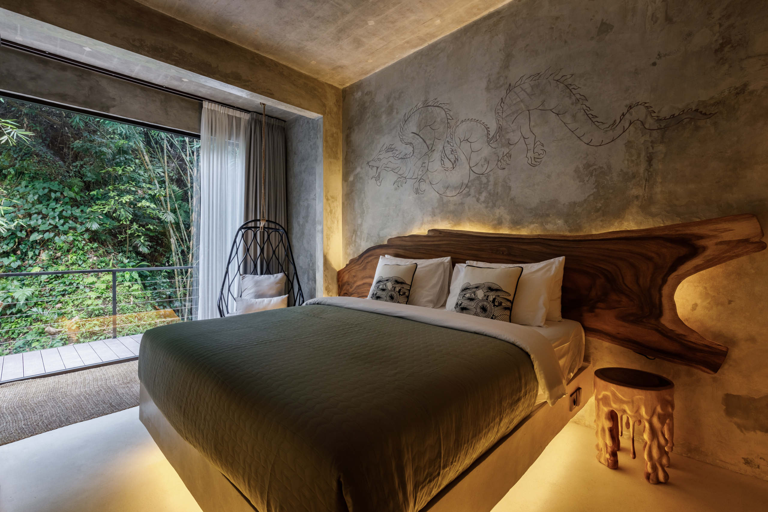 Riverside 4-Bedroom Villa with Infinity Pool in Ubud