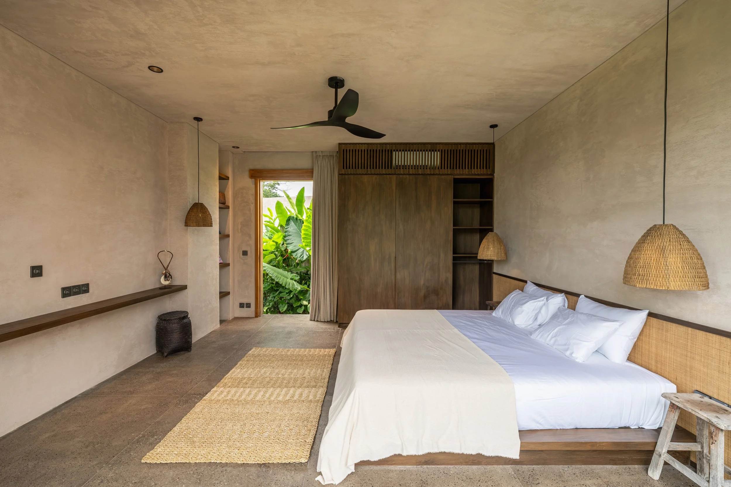 A Tropical Hideaway 2 BR Villa Facing The Rice Fields in Seseh