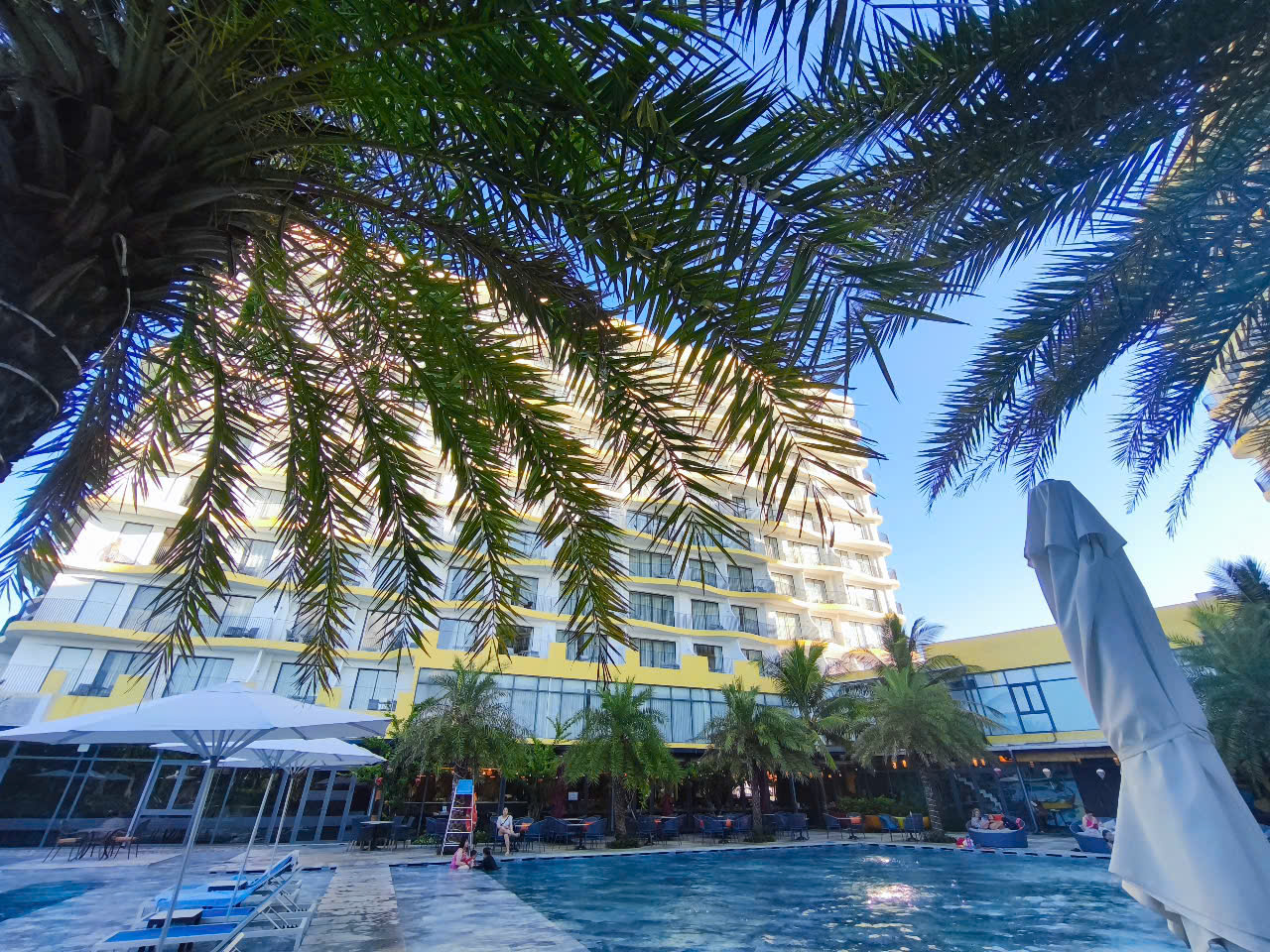 Luxury 1-Bedroom Apartment for Sale – Garden & Sea View at Wyndham Resort Hoi An