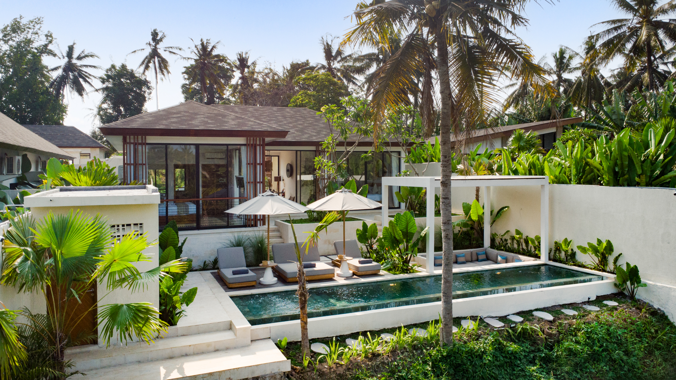 2-Bedroom Villa with Rice Views in Tranquil Singakerta