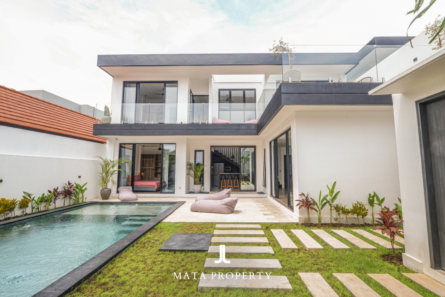 3-Bedroom Villa in Umalas with Enclosed Living Room