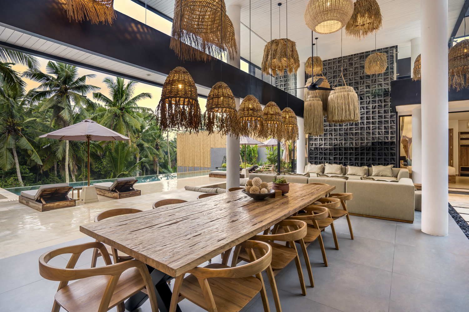 Spacious 6-Bedroom Villa