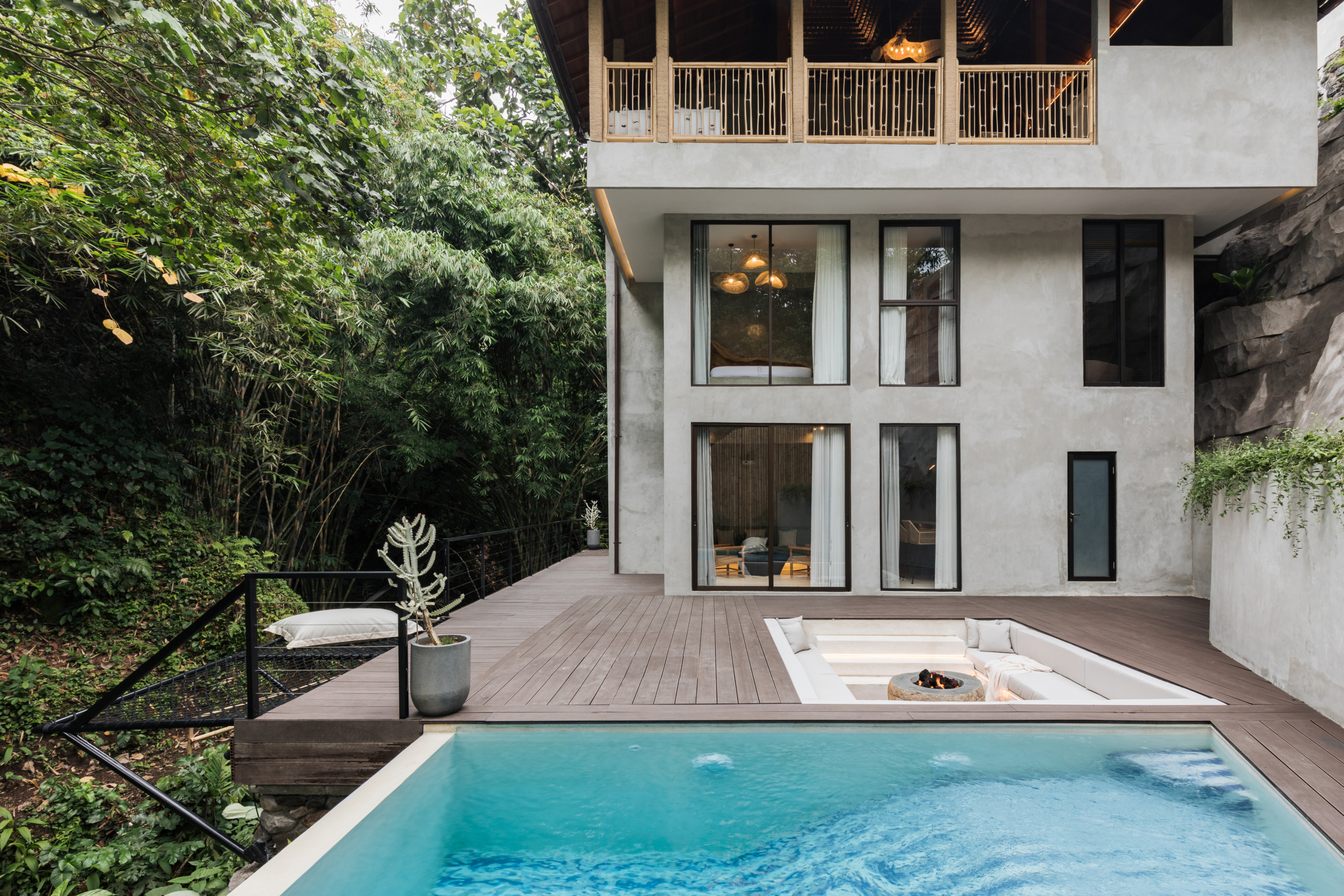 Riverside 4-Bedroom Villa with Infinity Pool in Ubud