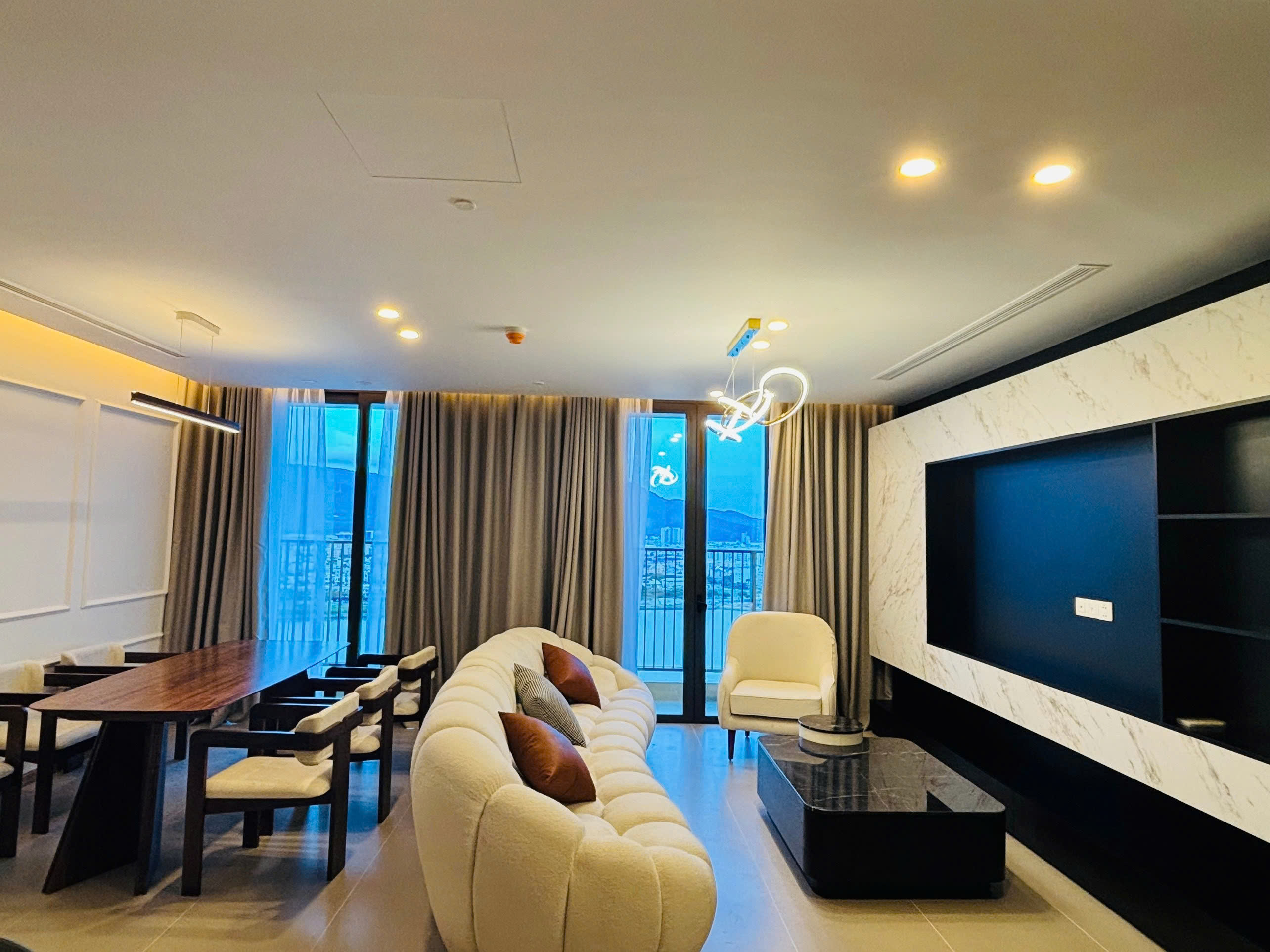 Riverfront 2-Bedroom Sam Tower Apartment for Sale