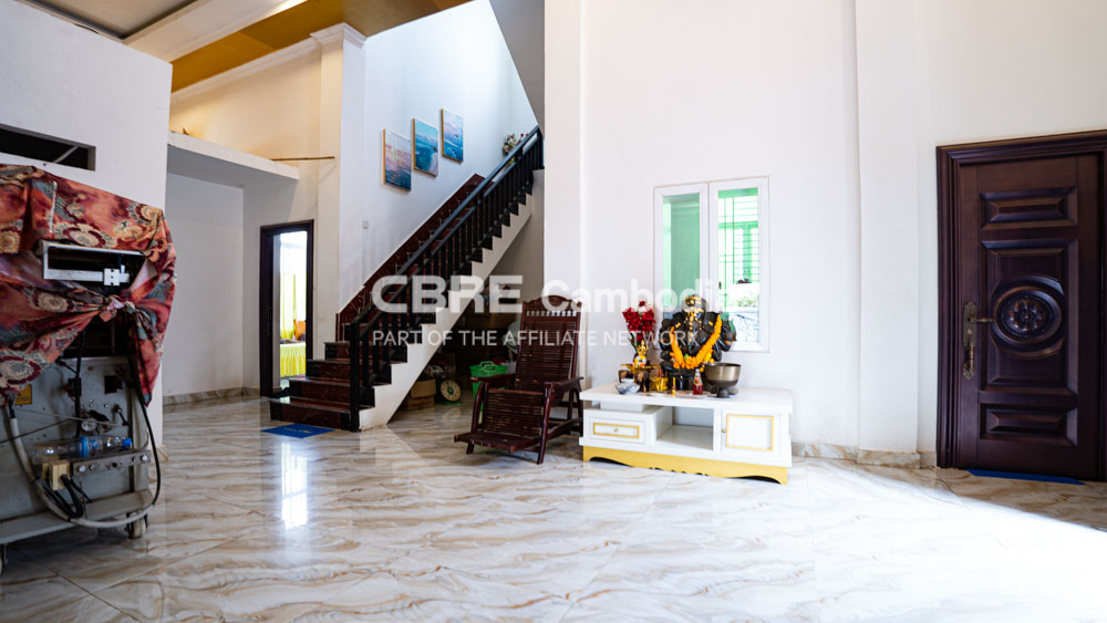 Luxurious 8 Bedroom Villa