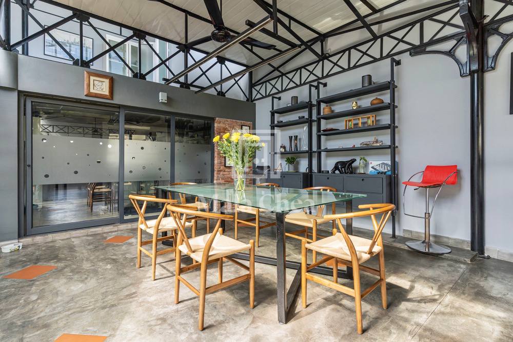 3 Bedroom Duplex Renovated Apartment