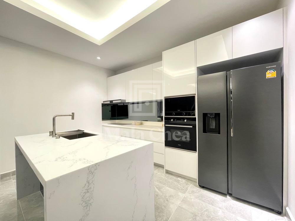 An upcoming 3 Bedroom Upscale Condo 