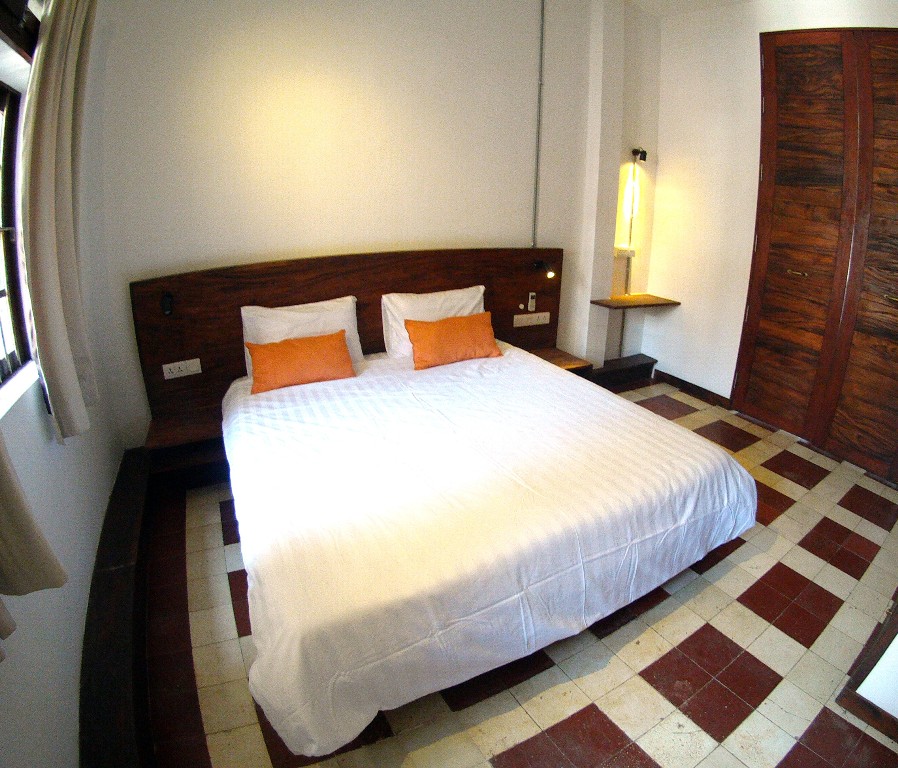 Superb colonial 1 bedroom apartment with balcony 