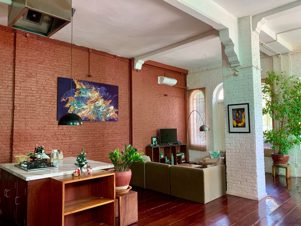 Apartment in Prestigious Colonial building