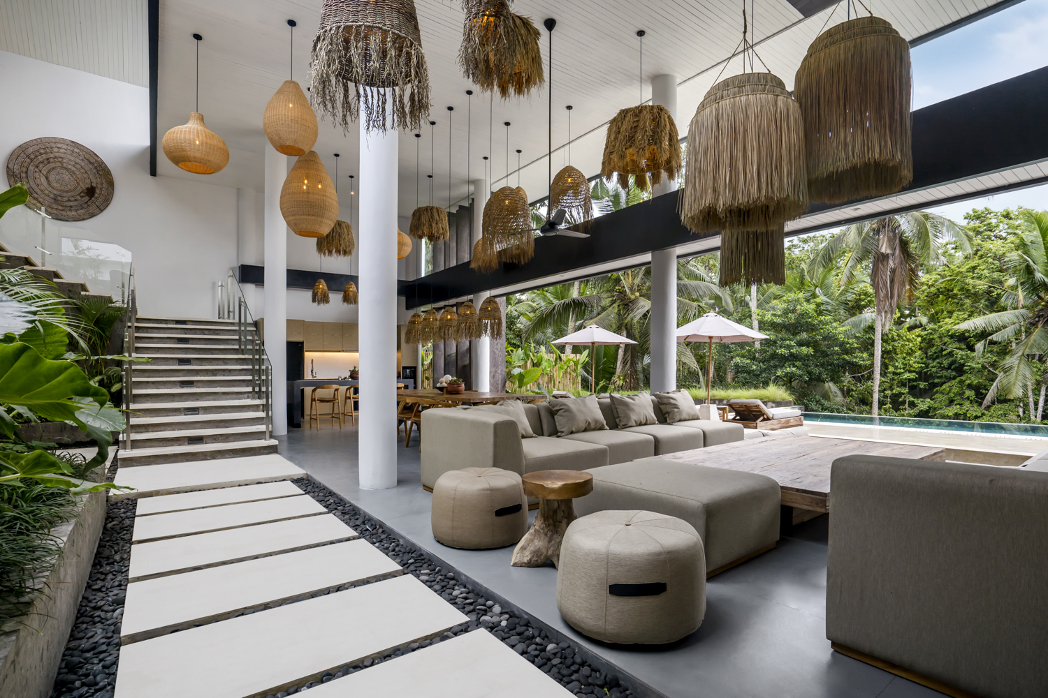 Spacious 6-Bedroom Villa