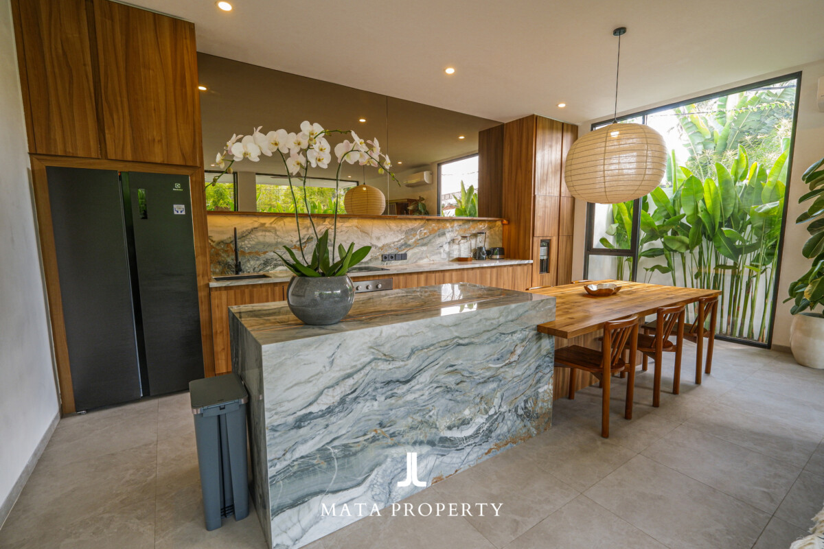 Elegant Contemporary Villa with Timeless Design 