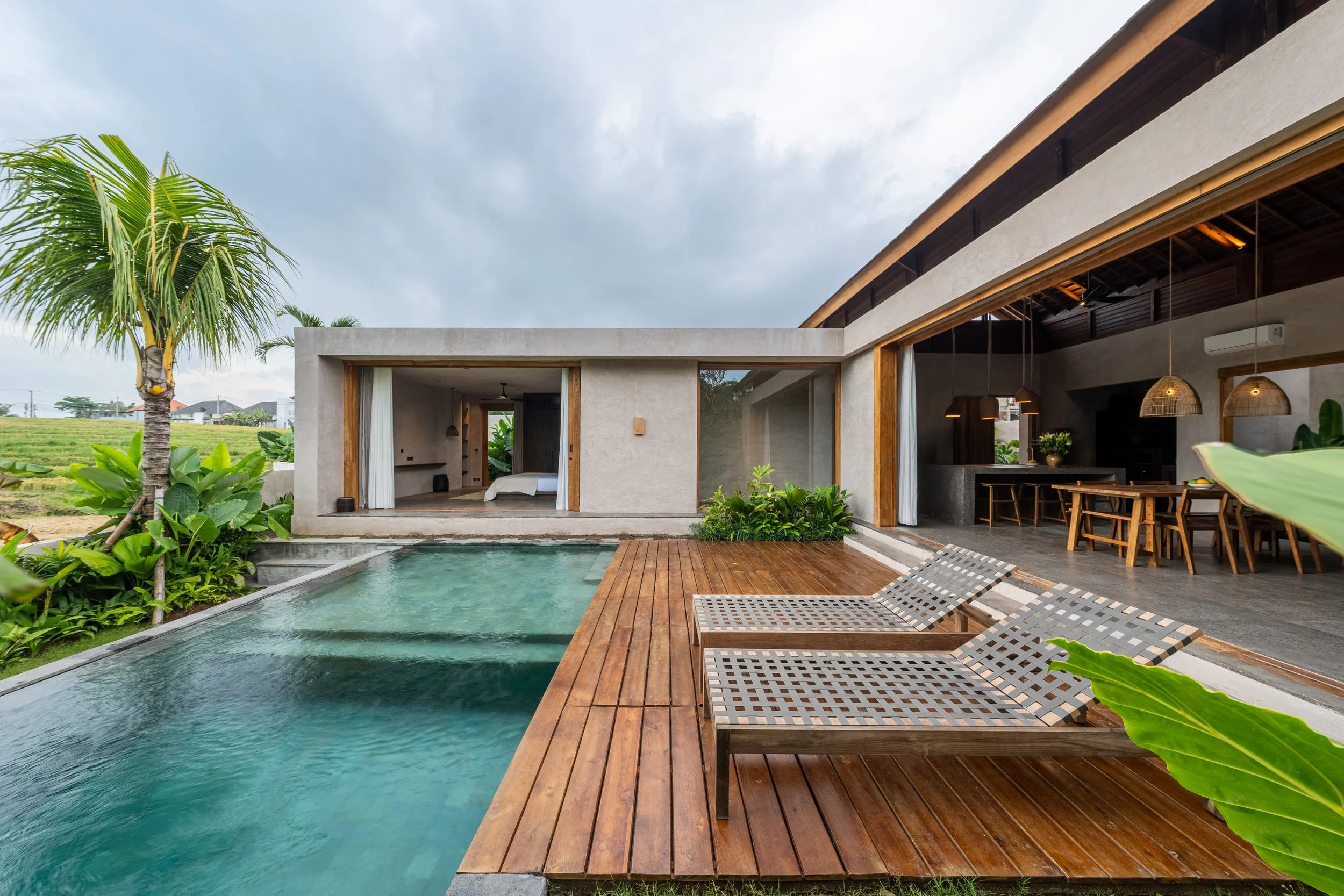 A Tropical Hideaway 2 BR Villa Facing The Rice Fields in Seseh