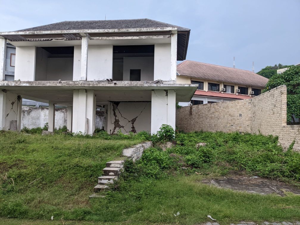 Villa Next to Pacific Beach Resort