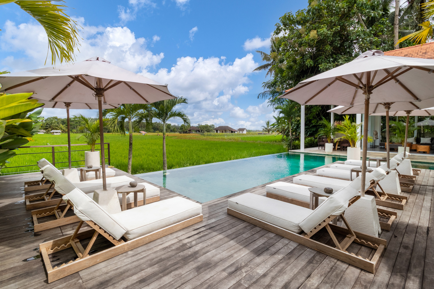 5-Bedroom Luxury Villa in Singakerta