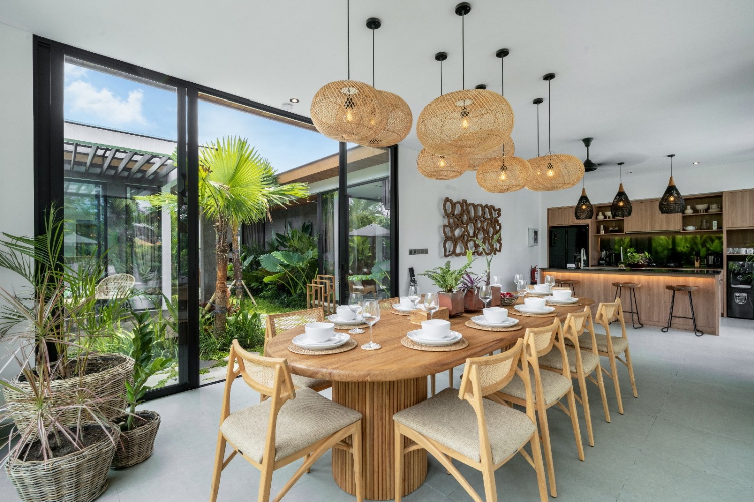 Spacious 5-Bedroom Jungle Villa for Sale 