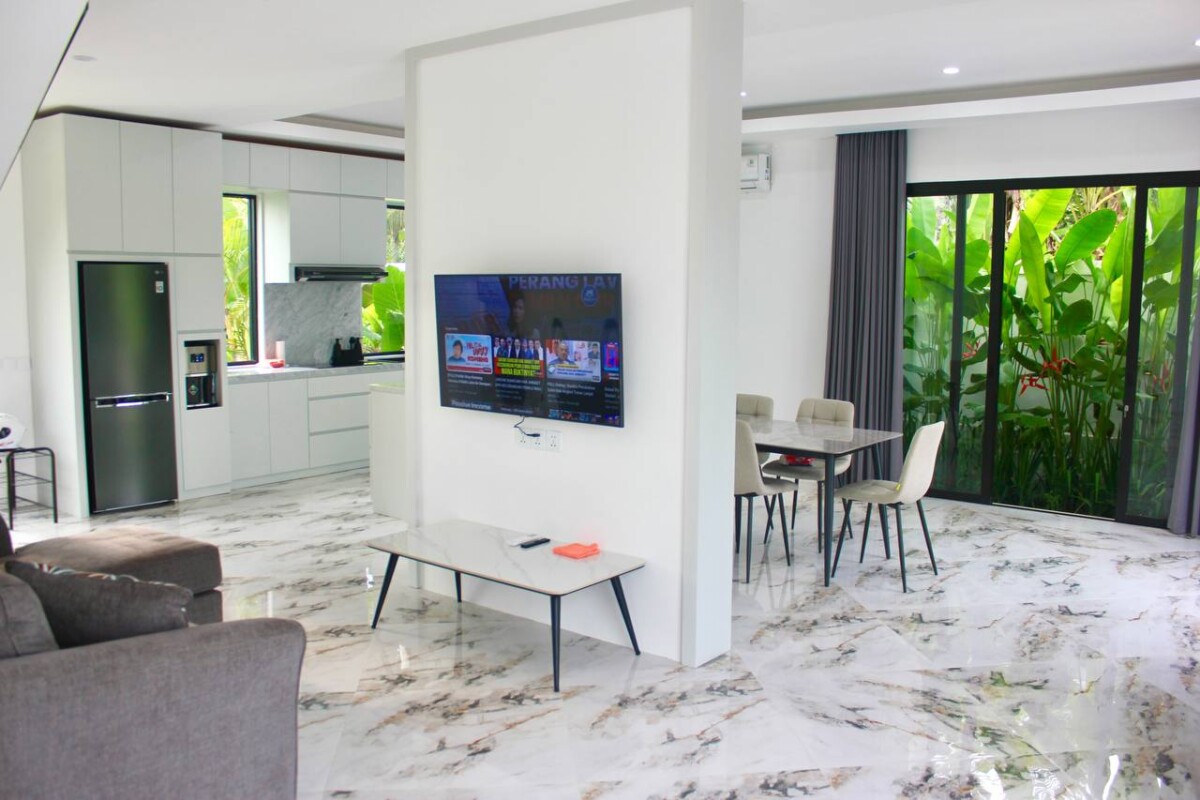 Stunning 3 Bedroom Villa with Mountain Views