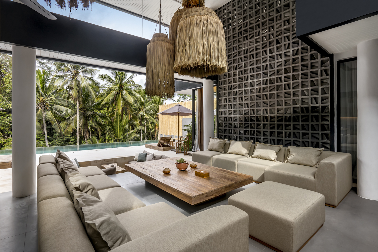 Spacious 6-Bedroom Villa