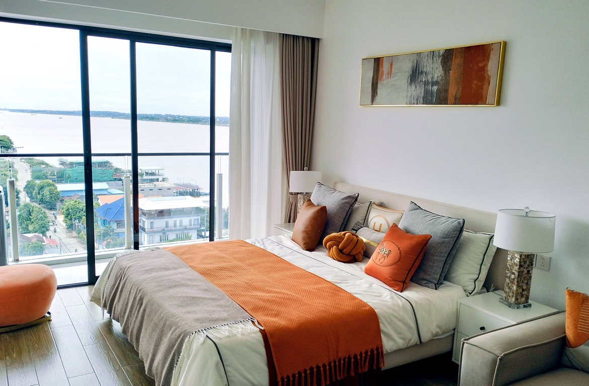 Studio apartment overlooking the Mekong River