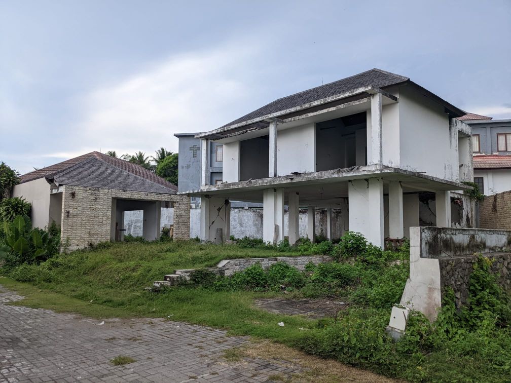 Villa Next to Pacific Beach Resort