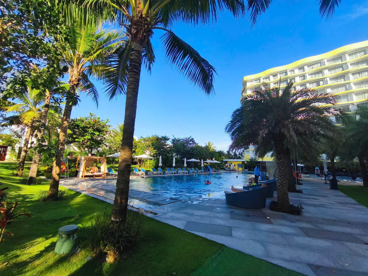 Luxury 1-Bedroom Apartment for Sale – Garden & Sea View at Wyndham Resort Hoi An