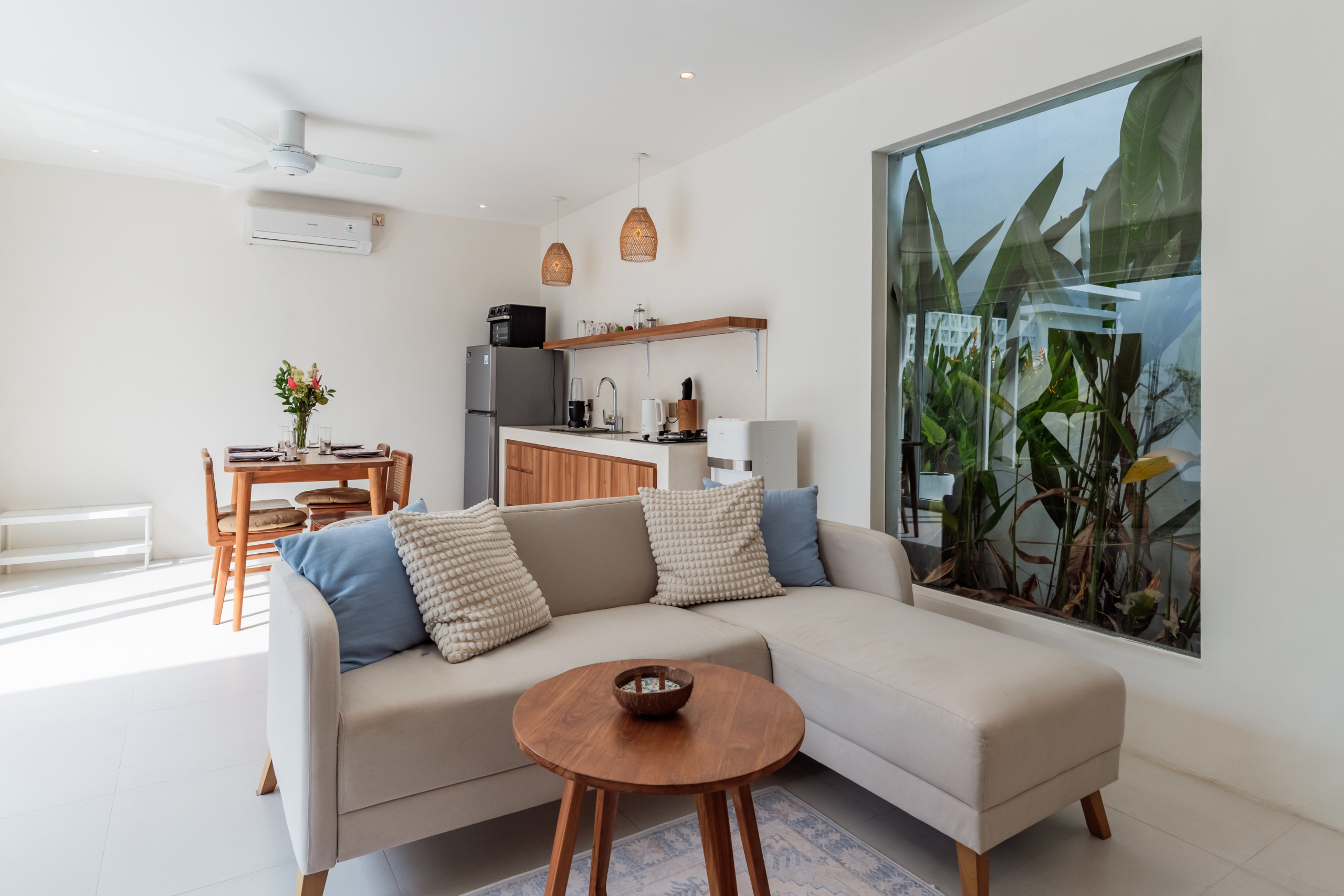 Modern 1-Bedroom Villa with Office in Canggu