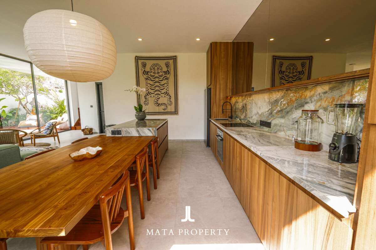 Elegant Contemporary Villa with Timeless Design 