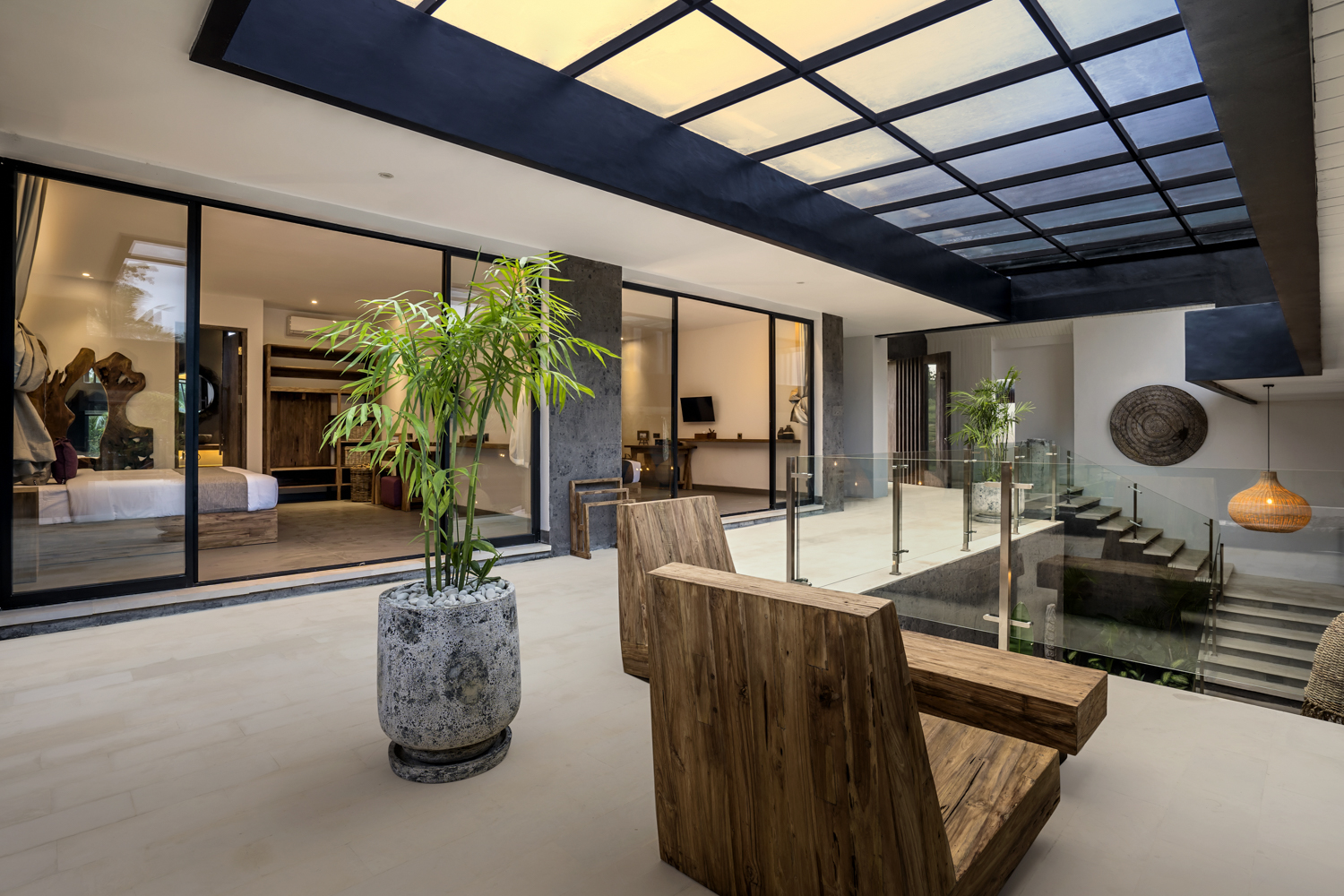 Spacious 6-Bedroom Villa