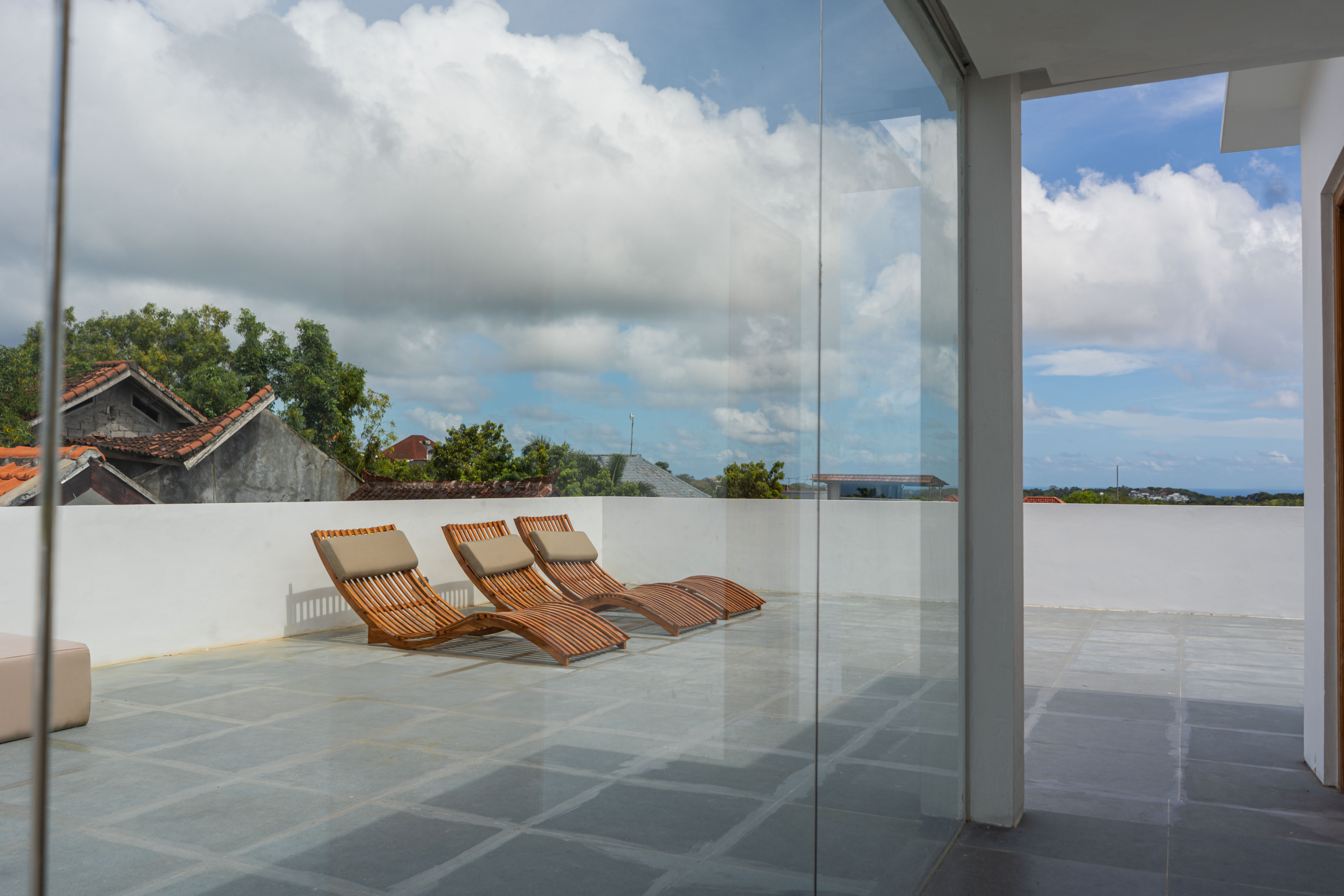 Luxury 3-Bedroom Villa with Rooftop Ocean Views