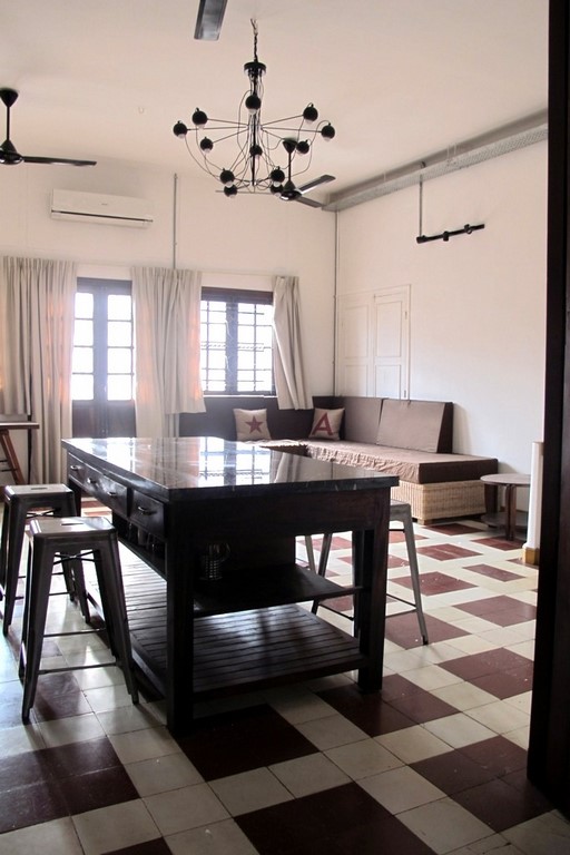 Superb colonial 1 bedroom apartment with balcony 